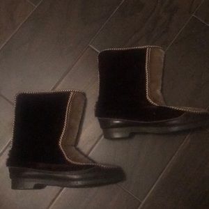Vintage fuzzy snowland boots